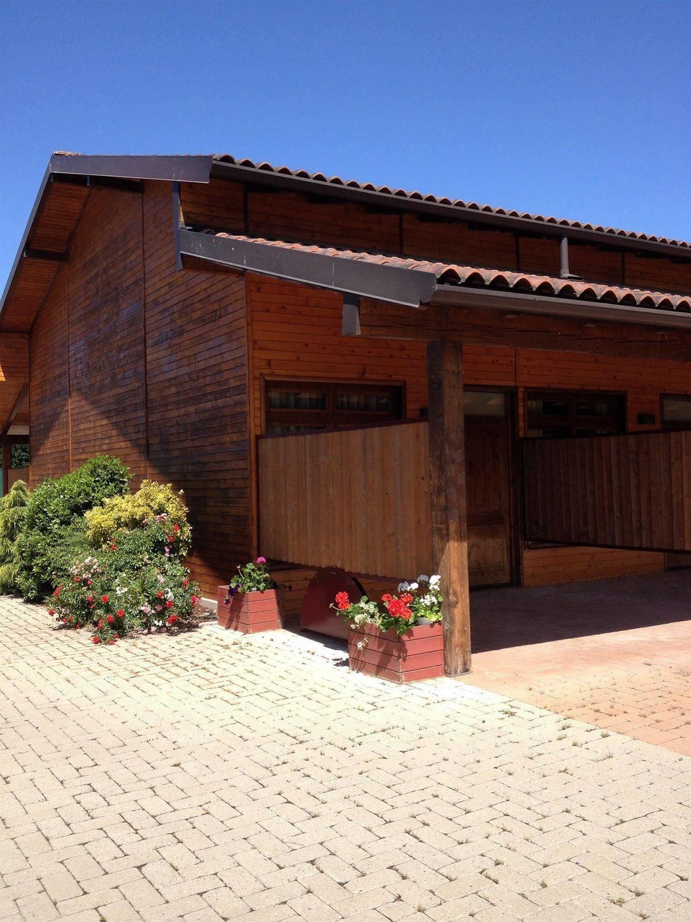 Motel 7 Laghi Castelletto Di Branduzzo Exterior foto